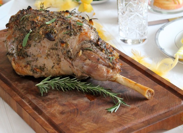 Lambalæri m.rósmarín, hvítlauk og tímían