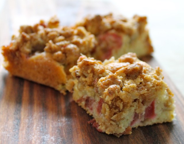 Rabarabaraskúffukaka