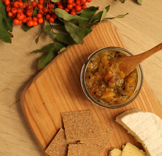 Rabarabara og aprikósu chuntney