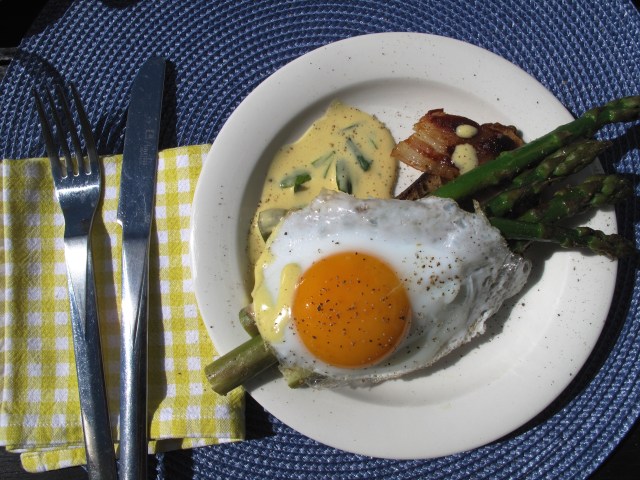 Opin samloka með ferskum aspas ofl.